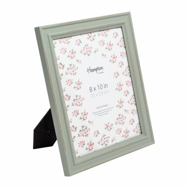 Elegant silver photo frame from Photo-Frames UK